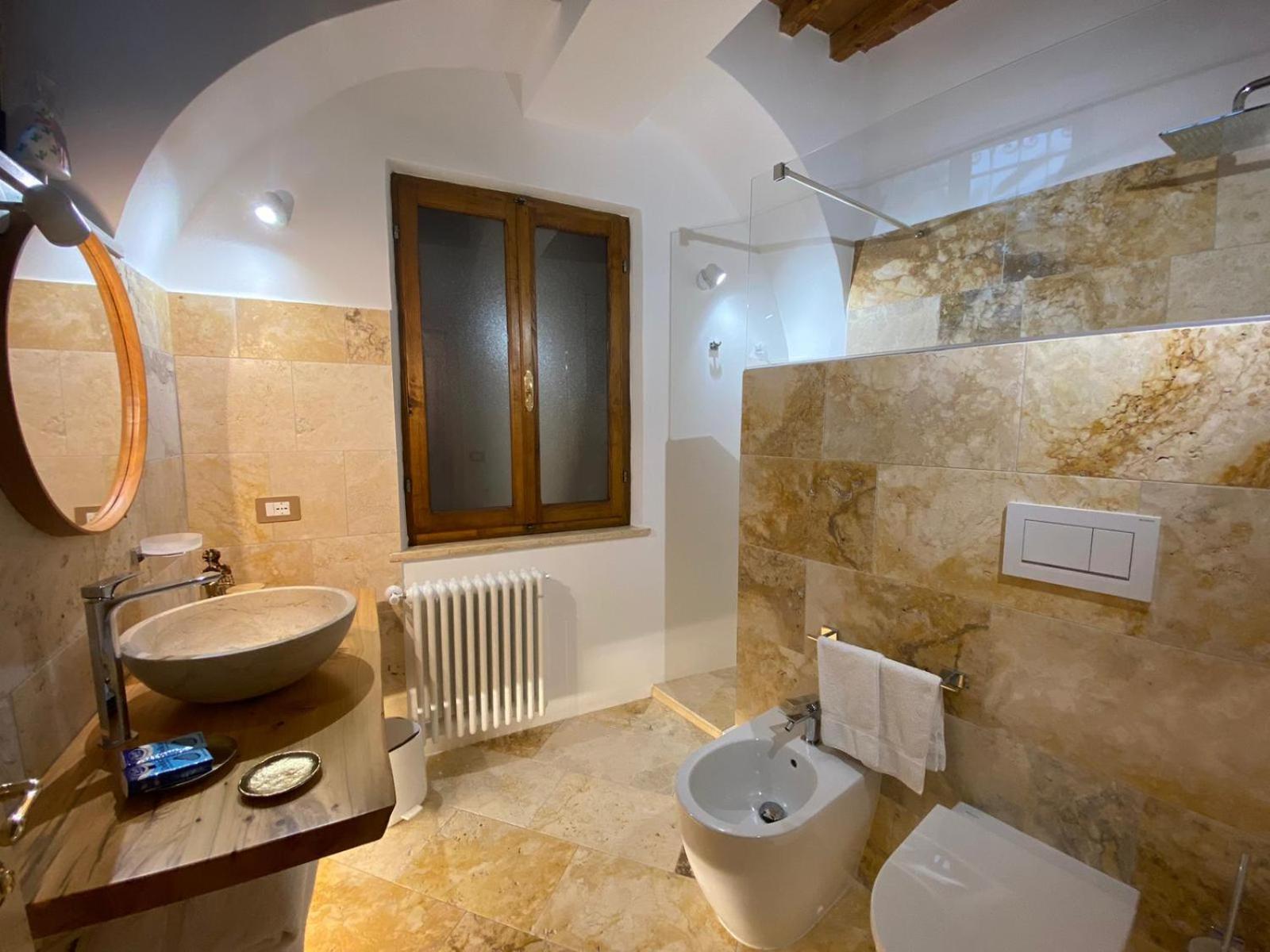 Lastamperia19 Camere-Rooms Montepulciano Stazione Kültér fotó