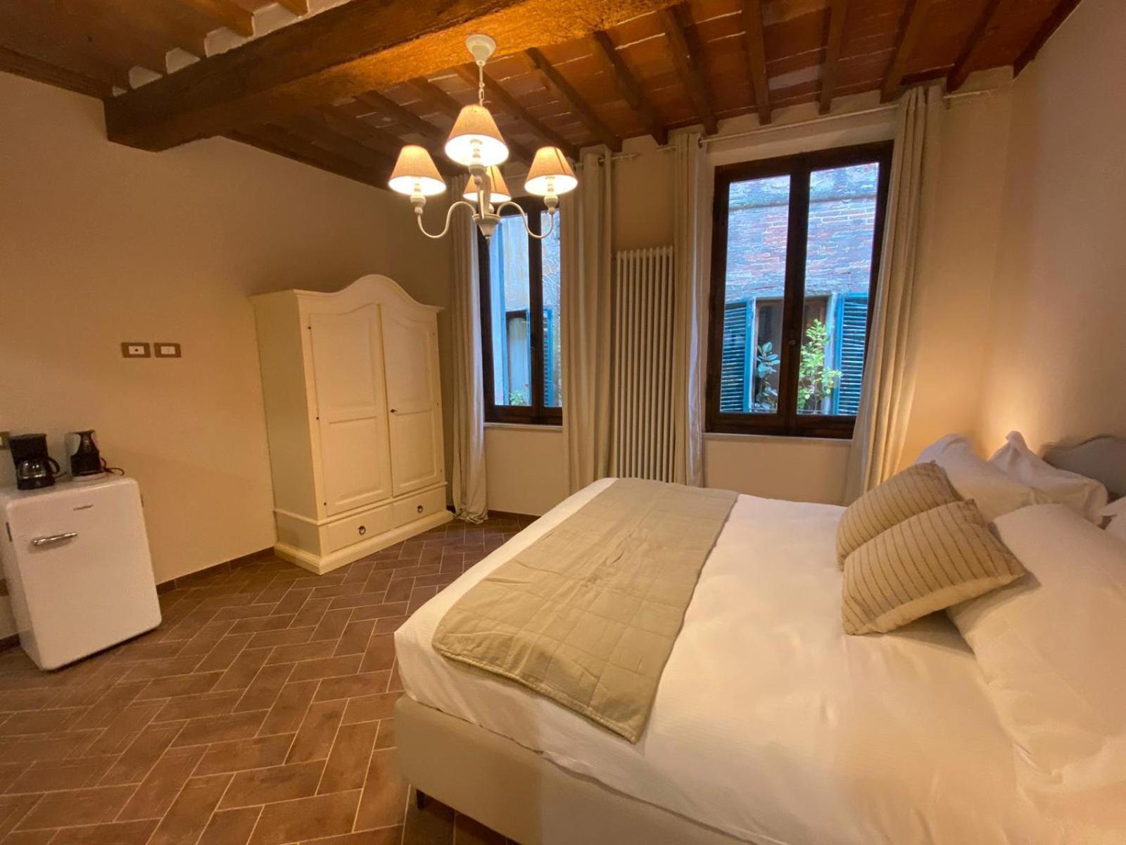 Lastamperia19 Camere-Rooms Montepulciano Stazione Kültér fotó