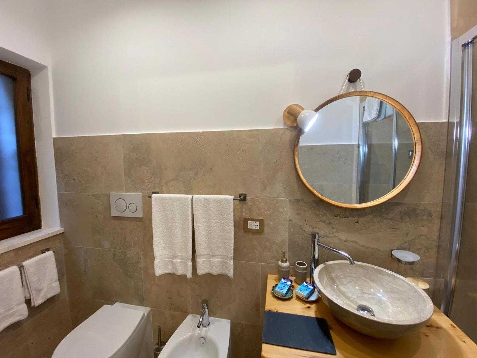 Lastamperia19 Camere-Rooms Montepulciano Stazione Kültér fotó