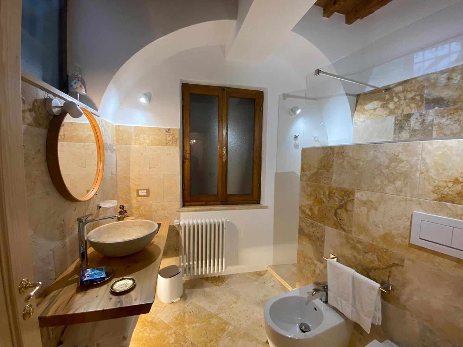 Lastamperia19 Camere-Rooms Montepulciano Stazione Kültér fotó