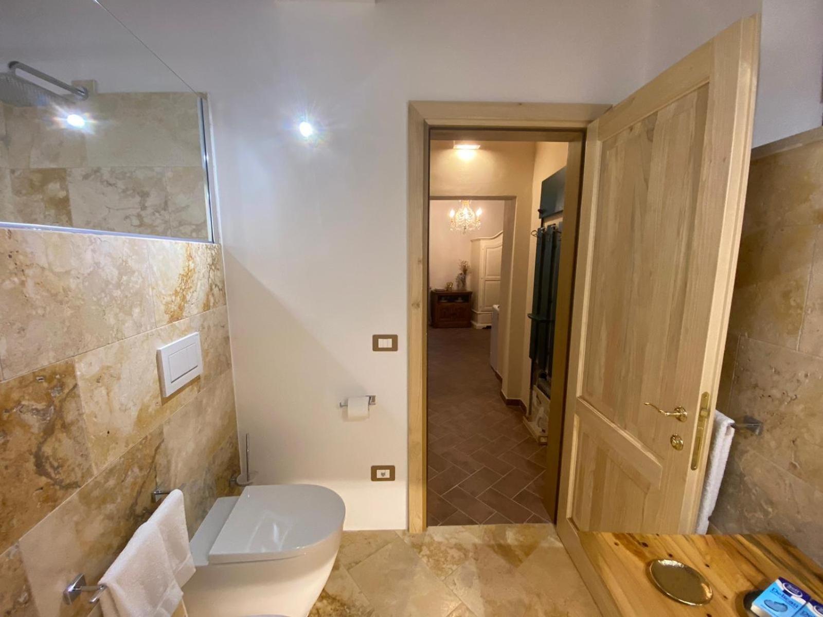 Lastamperia19 Camere-Rooms Montepulciano Stazione Kültér fotó