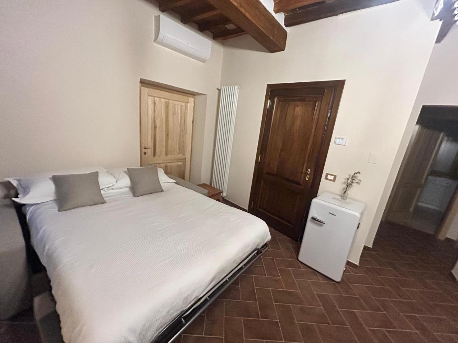 Lastamperia19 Camere-Rooms Montepulciano Stazione Kültér fotó