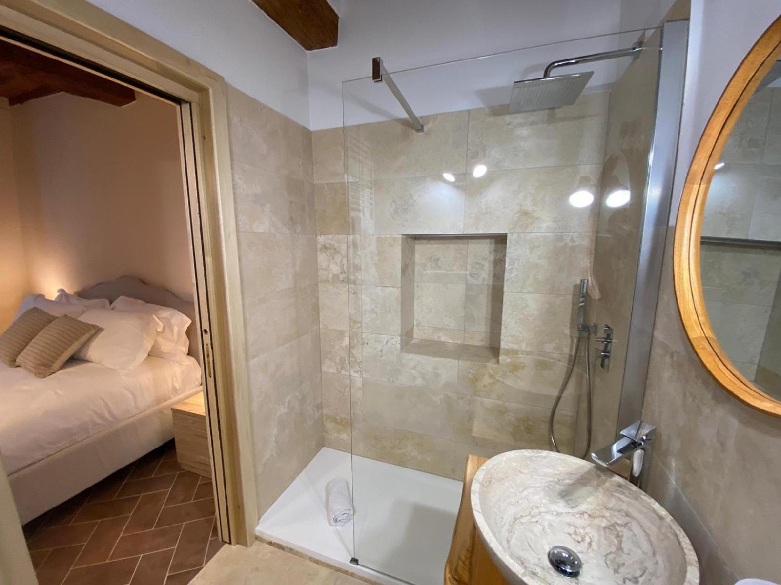 Lastamperia19 Camere-Rooms Montepulciano Stazione Kültér fotó