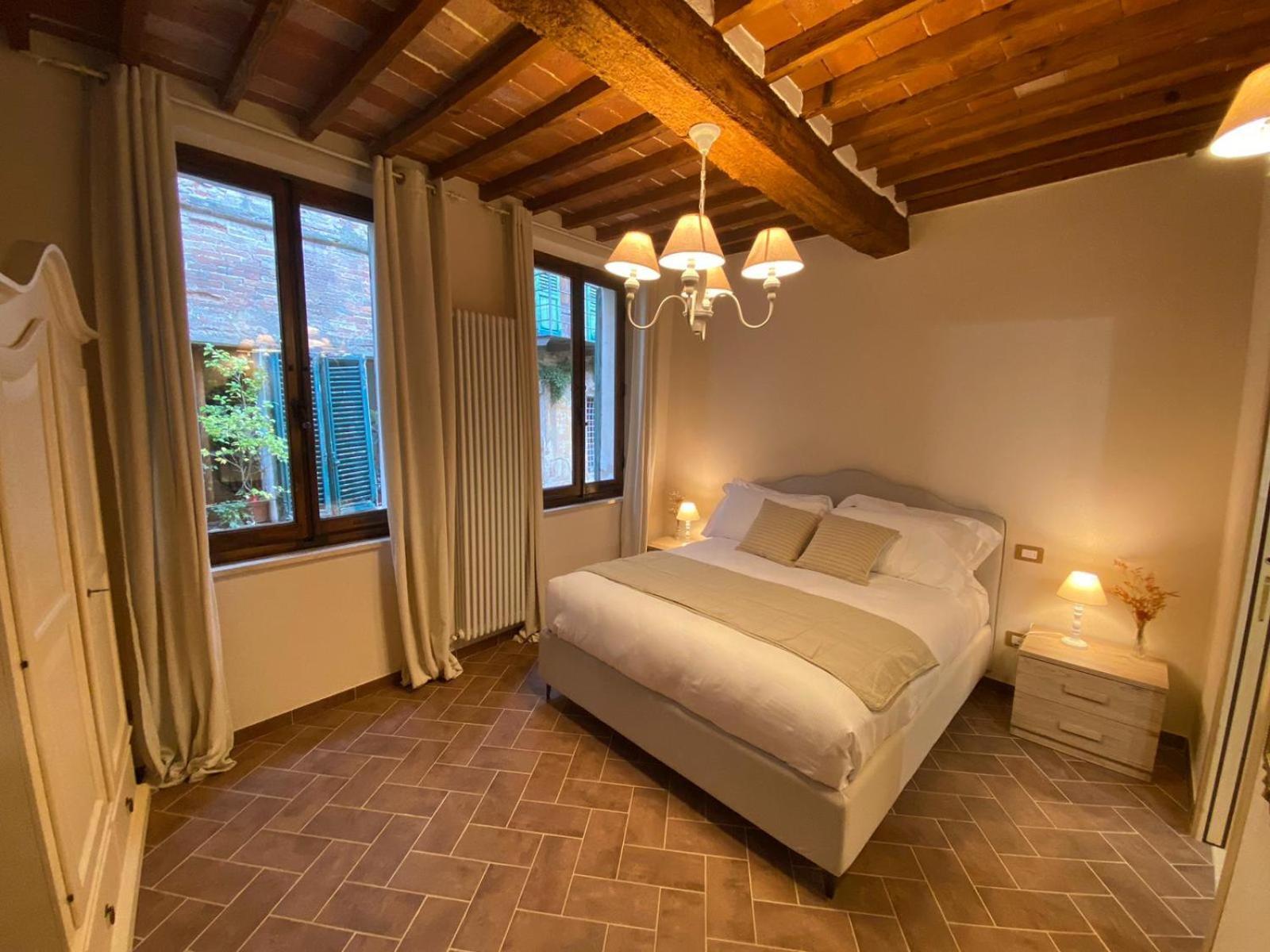 Lastamperia19 Camere-Rooms Montepulciano Stazione Kültér fotó