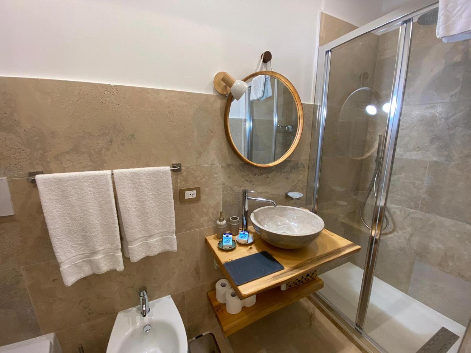 Lastamperia19 Camere-Rooms Montepulciano Stazione Kültér fotó