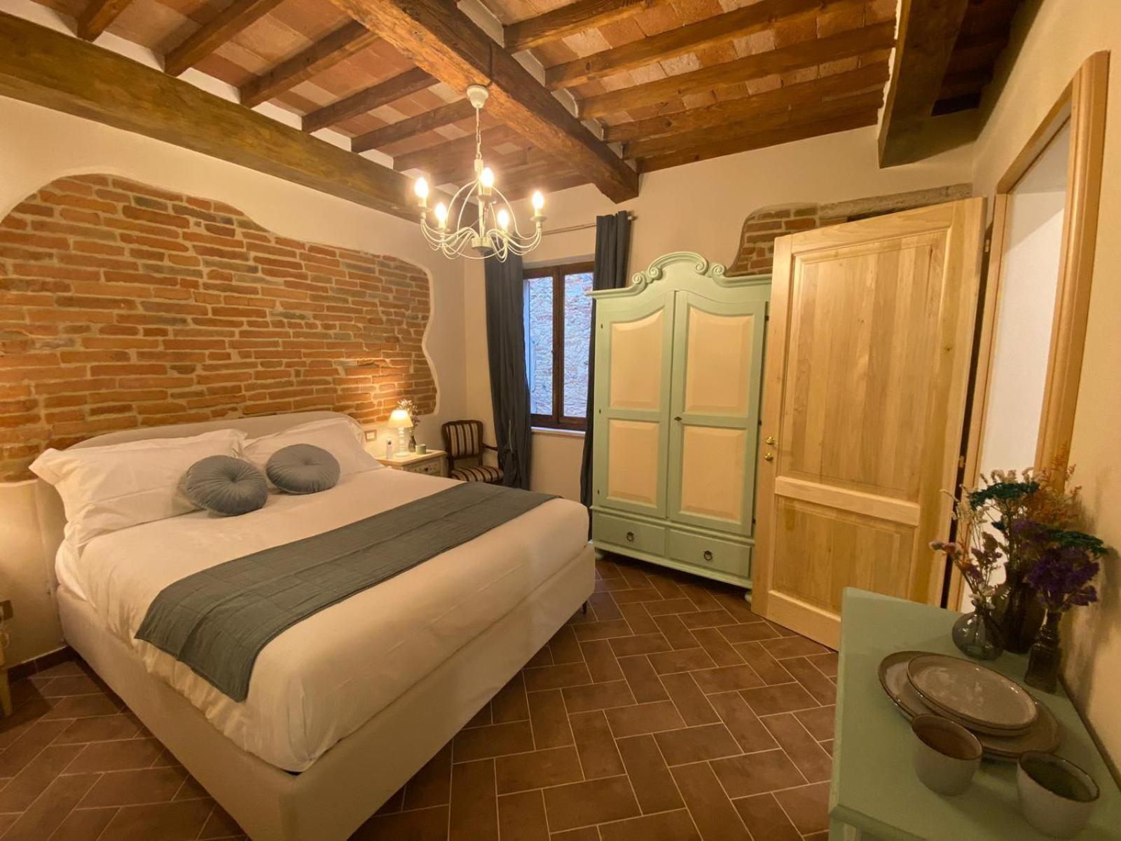 Lastamperia19 Camere-Rooms Montepulciano Stazione Kültér fotó