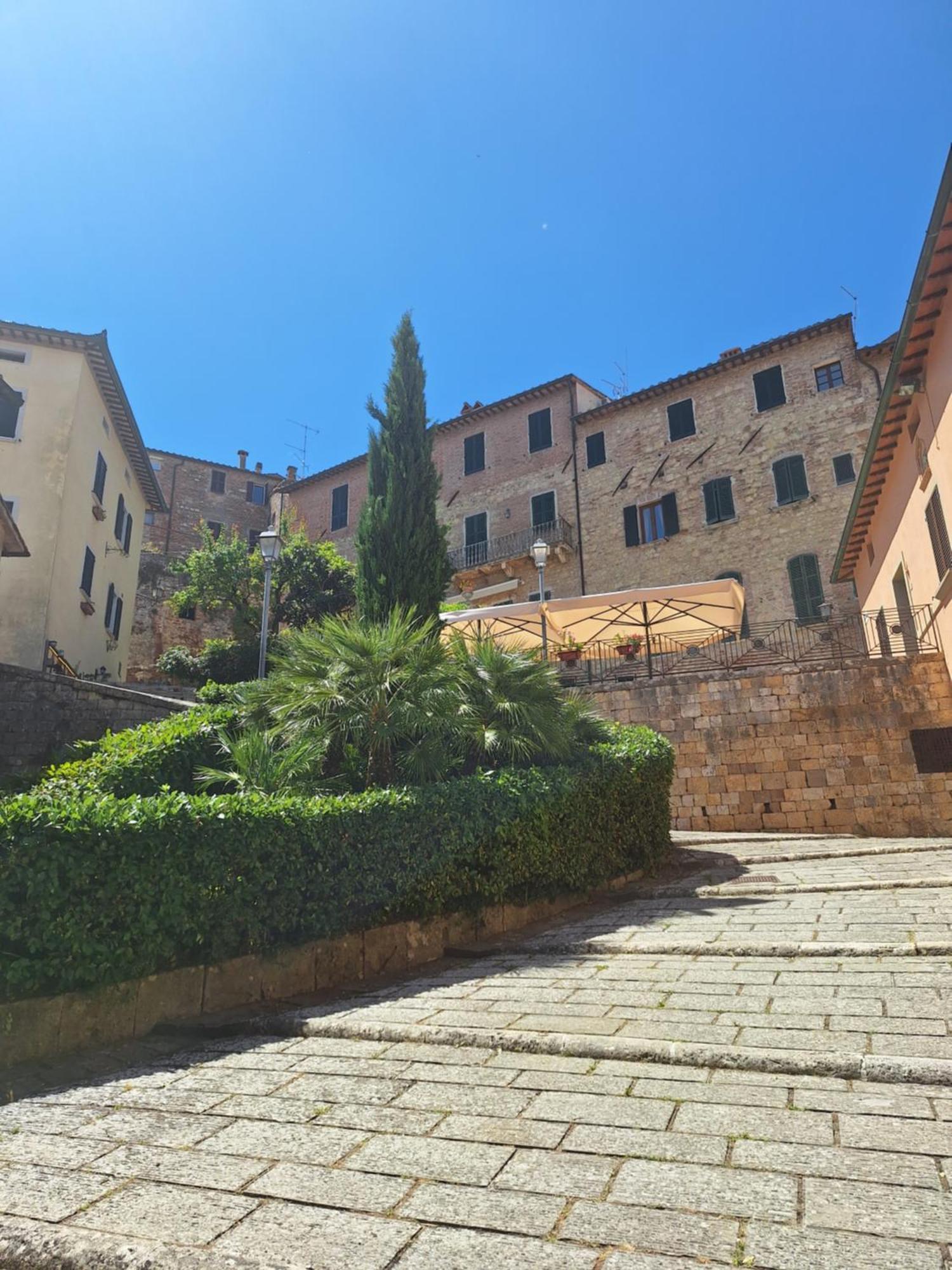Lastamperia19 Camere-Rooms Montepulciano Stazione Kültér fotó