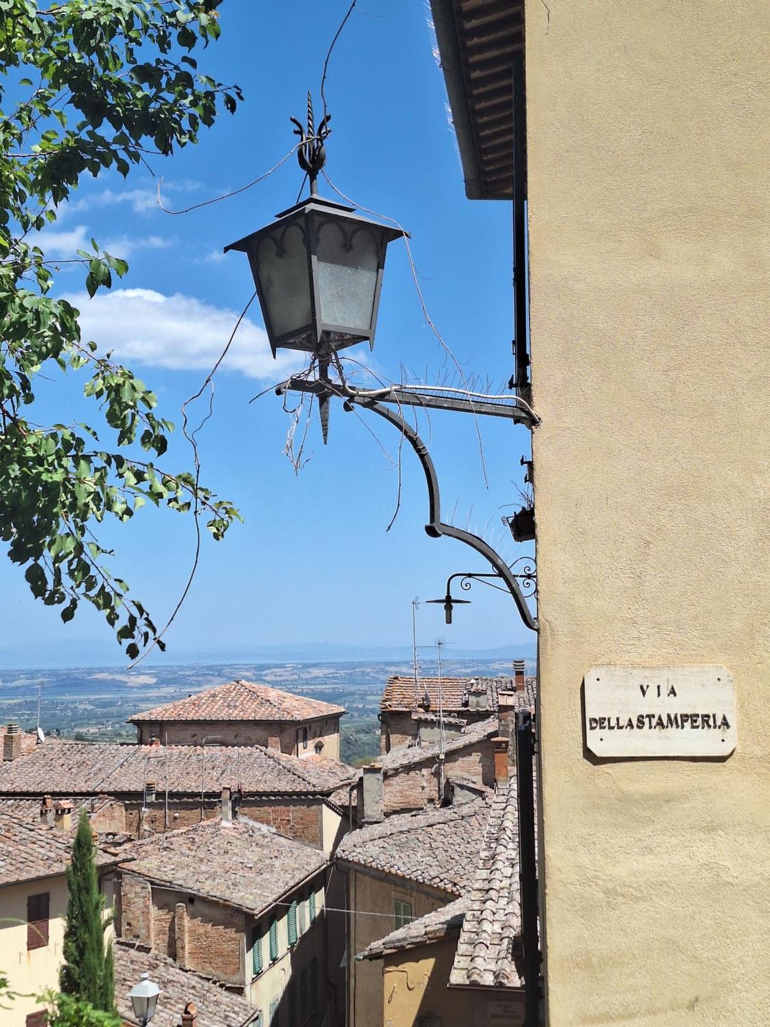 Lastamperia19 Camere-Rooms Montepulciano Stazione Kültér fotó